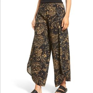 Gaucho wide legged with slits up the side pants